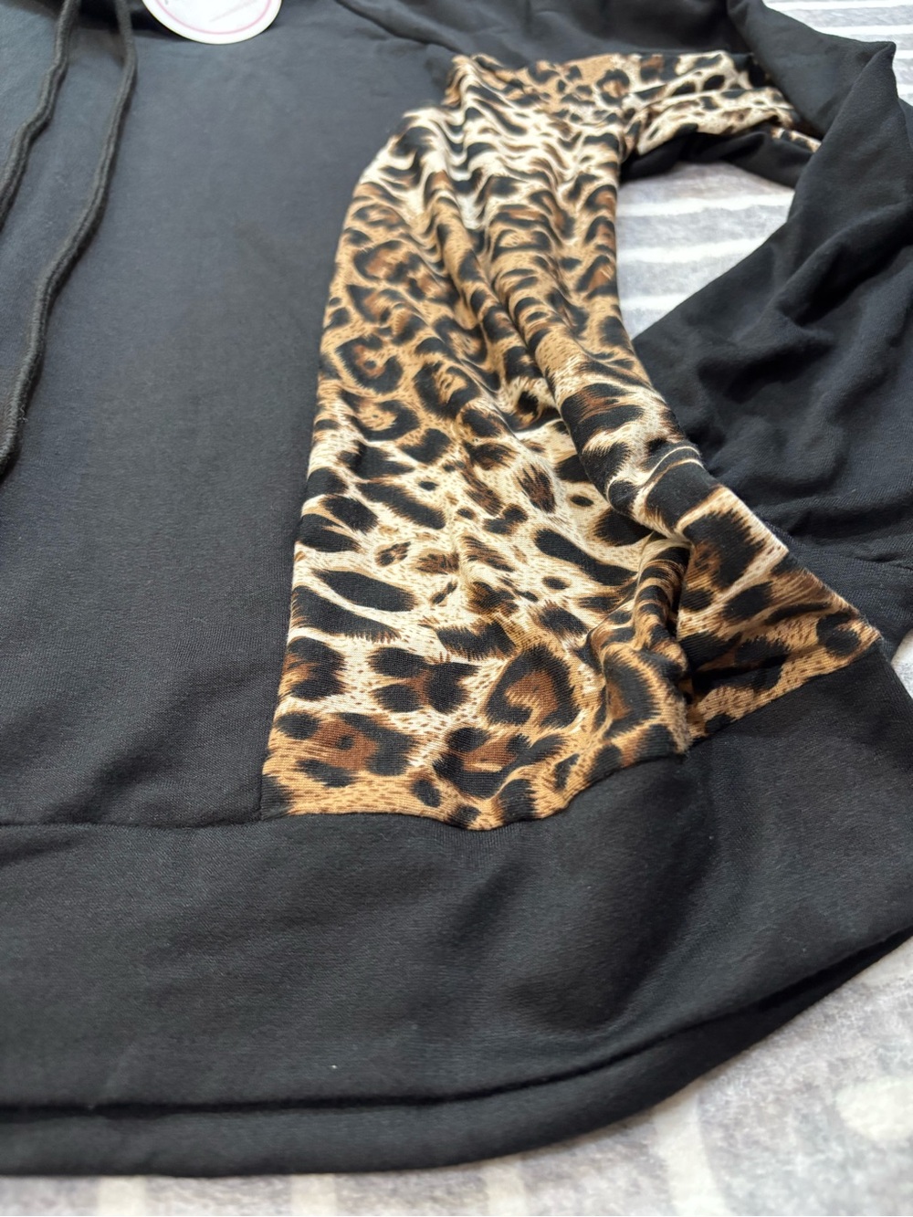 Available Black Pullover Summer Sweatshirt Leopard Print Panels, Large - Picture 4 of 6